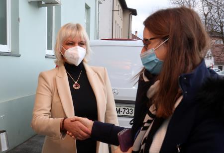 VLADA NA OBISKU V CERKNICI 010 FOTO LJUBO VUKELIČ